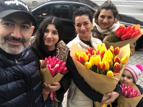 Գարուն Երևան․․․Փաշինյանն ընտանեկան լուսանկար է հրապարակել