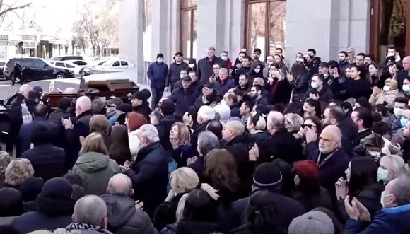 Արթուր Գրիգորյանին հրաժեշտ տվեցին արցունքներով ու ծափահարություններով