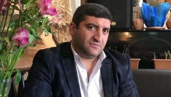 Մասիսի քաղաքապետարանի շենք ներխուժած քաղաքացին վնասազերծվել է.  Ո՞վ է  նա