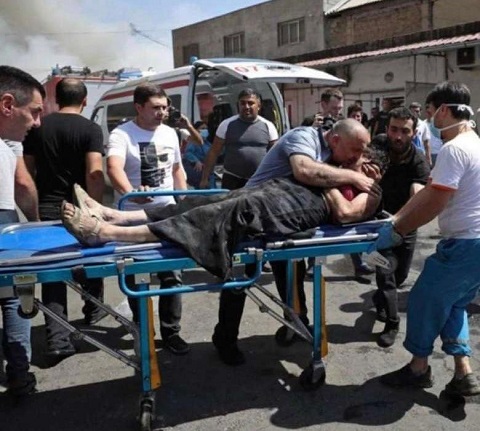 Փլատակներից դուրս բերված կինը ողջ էր