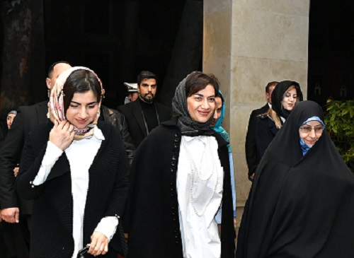 Ինչու՞ է Աննա Հակոբյանը դստեր հետ այցելել  Իրան