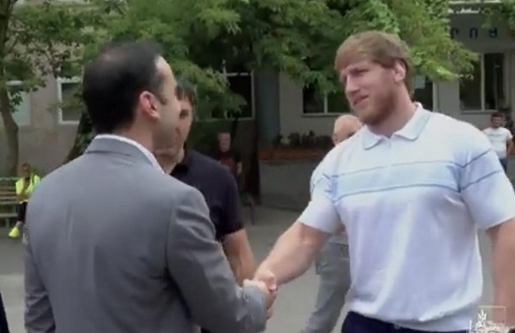 Մեր երեխաները պետք է մարզվեն պատշաճ պայմաններում․ Տիգրան Ավինյան