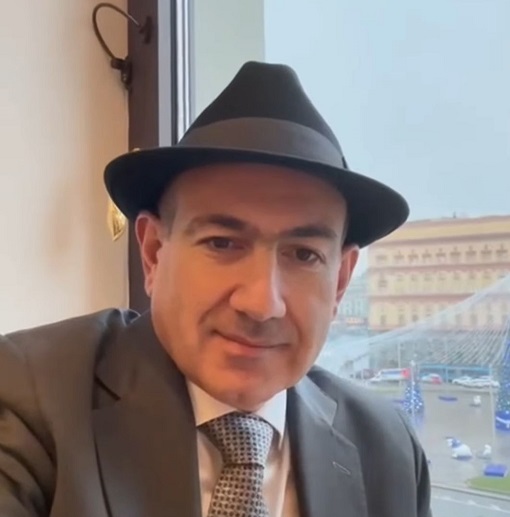 Փաշինյանը Մոսկվայի Լուբյանկայի հայտնի КГБ-ի շենքի ֆոնին է սելֆի արել...