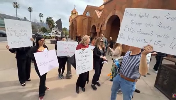 Ինչպե՞ս էին հատուկ ուղարկված մարդիկ փորձում սադրել հաջակցություն Վեհափառի խաղաղ ցույցի մասնակիցներին