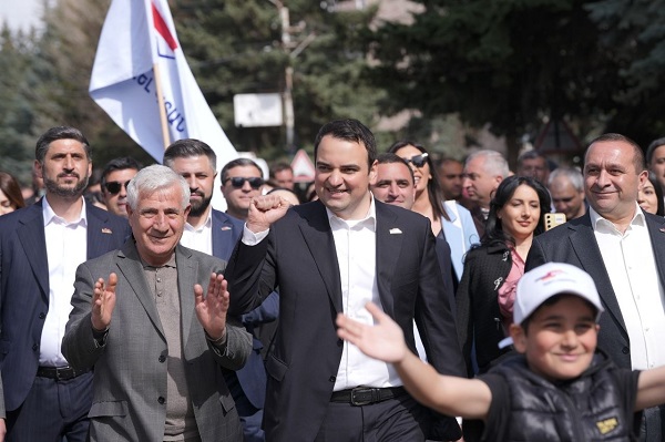 Կան ուժեր, որոնք խթանում են 300,000 ադրբեջանցիների բնակեցումը ՀՀ-ում․․․ Մենք խթանում ենք 300,000 աշխատատեղ հայերի համար և փոփոխության հույս․․․