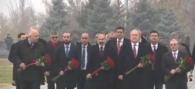 «Իրենք թուրքի քամակ մտնեն, մենք արեւի տակ էսքան սպասե՞նք». քաղաքացիները հունից դուրս եկան