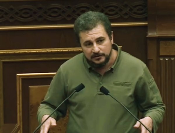 Ցախավելների շքերթ․․․