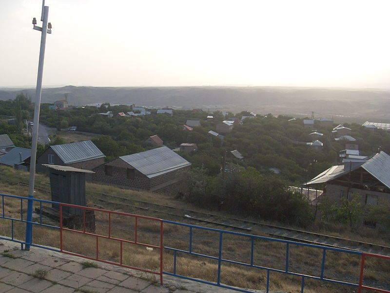 «Ազգությամբ ադրբեջանցին ապրում է Սուրենավան գյուղում, հողատարածքներ է ձեռք բերել, բիզնեսներ հիմնել». Սուրենավանի բնակիչ