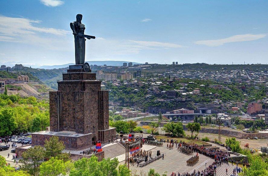 ՀՀ քաղաքական վերնախավը «Հաղթանակ» զբոսայգում էր